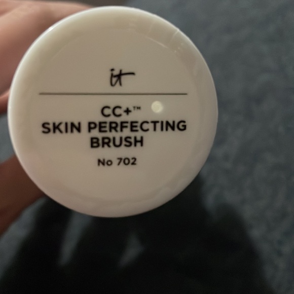 it cosmetics Makeup It Cosmetics Heavenly Skin Cc Skin Perfecting Brush 72 Poshmark